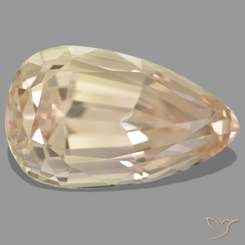 61.88カラットの天然ライトオレンジスポジュメン（31.8×19.1 mm・洋梨の形）