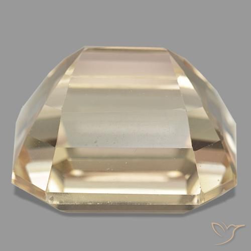 33.32カラットの天然Light Neutral Orangeスポジュメン（18.6×16.3 mm・エメラルドカット）