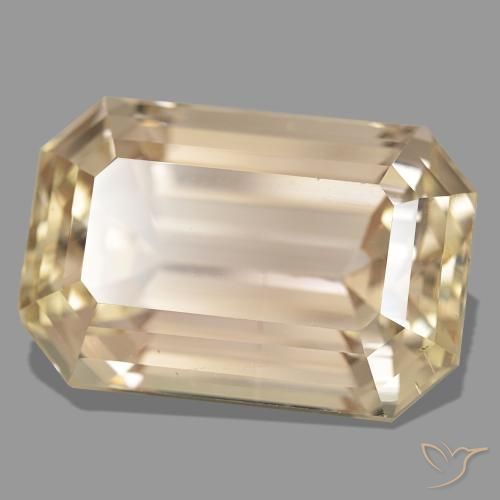 47.04カラットの天然Light Neutral Orangeスポジュメン（24.3×16.3 mm・エメラルドカット）