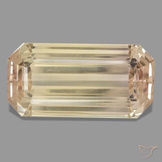122.78カラットの天然ライトオレンジスポジュメン（37.6×18.8 mm・エメラルドカット）