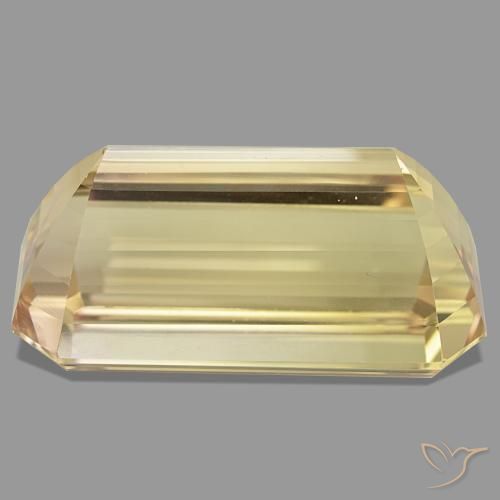 244.05カラットの天然ライトオレンジスポジュメン（47.3×24.8 mm・エメラルドカット）