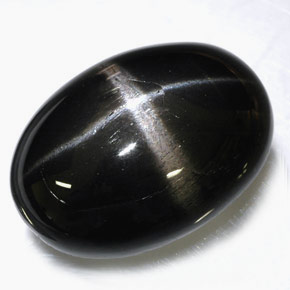 39.09カラットの天然黒スターダイオプサイド（25.1×18 mm・オーバルカット）