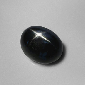 2.88カラットの天然黒スターダイオプサイド（9.1×7.1 mm・オーバルカット）