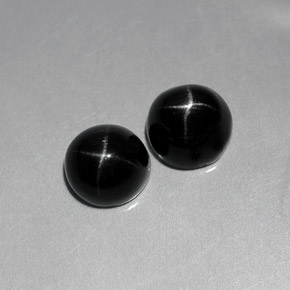 カラットの天然黒スターダイオプサイド（7.06 mm・ラウンドカット）