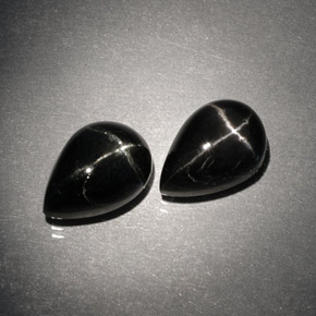 カラットの天然黒スターダイオプサイド（10.1×7.1 mm・洋梨の形）