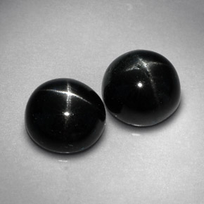 カラットの天然黒スターダイオプサイド（7.15 mm・ラウンドカット）