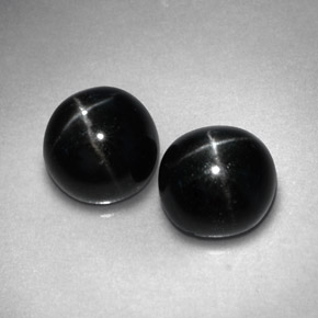 カラットの天然黒スターダイオプサイド（7.18 mm・ラウンドカット）
