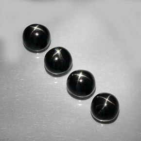 カラットの天然黒スターダイオプサイド（7.19 mm・ラウンドカット）
