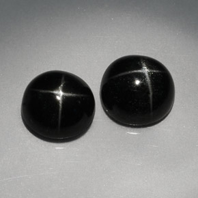 カラットの天然黒スターダイオプサイド（7.14 mm・ラウンドカット）