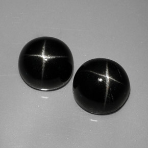 カラットの天然黒スターダイオプサイド（6.97 mm・ラウンドカット）