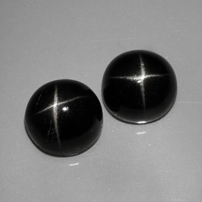 カラットの天然黒スターダイオプサイド（6.97 mm・ラウンドカット）