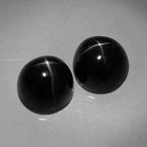 カラットの天然黒スターダイオプサイド（7.33 mm・ラウンドカット）