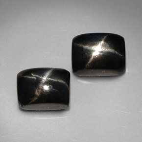 カラットの天然黒スターダイオプサイド（8.1×6.2 mm・バゲット）