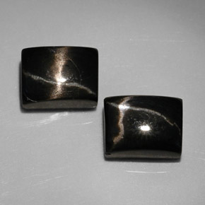 カラットの天然黒スターダイオプサイド（8.1×6.2 mm・バゲット）