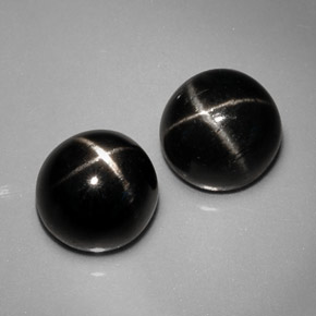 カラットの天然黒スターダイオプサイド（7.10 mm・ラウンドカット）