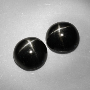 カラットの天然黒スターダイオプサイド（7.09 mm・ラウンドカット）