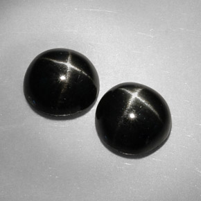 カラットの天然黒スターダイオプサイド（7.09 mm・ラウンドカット）