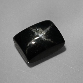 2.92カラットの天然黒スターダイオプサイド（8.1×6.1 mm・バゲット）