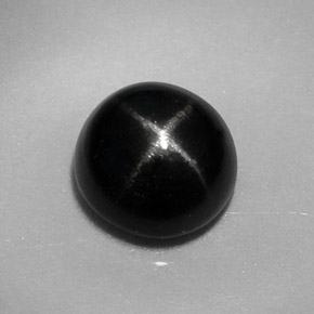 1.84カラットの天然黒スターダイオプサイド（7.02 mm・ラウンドカット）