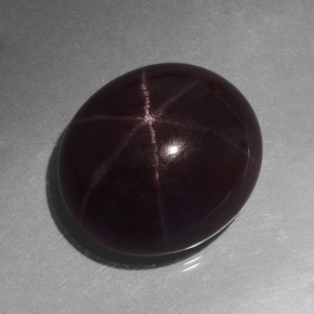 49.09カラットの天然マホガニーレッドスターガーネット（22.2×19.3 mm・オーバルカット）