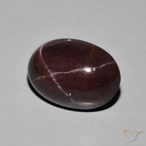 13.88カラットの天然マホガニーレッドスターガーネット（16×11.3 mm・オーバルカット）