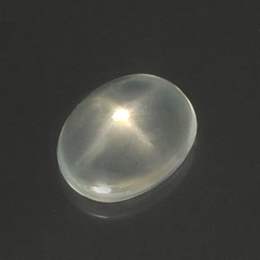 2.93カラットの天然ホワイトスタームーンストーン（10.7×8.4 mm・オーバルカット）