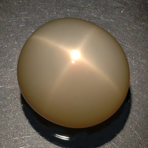 87.90カラットの天然クリームスタームーンストーン（25.6×24 mm・透明）