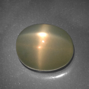 5.11カラットの天然クリームスタームーンストーン（11×8.9 mm・透明）
