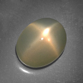 5.11カラットの天然クリームスタームーンストーン（11×8.9 mm・透明）