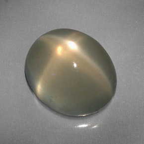 6.08カラットの天然クリームスタームーンストーン（12×10.2 mm・透明）