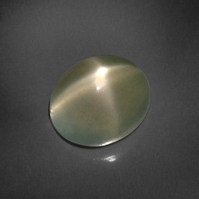 4.89カラットの天然イエローグリーンスタームーンストーン（11×9.2 mm・透明）