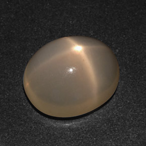 10.21カラットの天然オレンジクリームスタームーンストーン（15.3×13 mm・オーバルカット）
