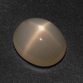 10.21カラットの天然オレンジクリームスタームーンストーン（15.3×13 mm・オーバルカット）
