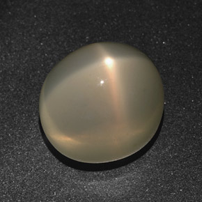 16.01カラットの天然オレンジクリームスタームーンストーン（14.3×13 mm・オーバルカット）