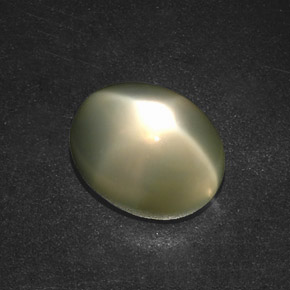 12.94カラットの天然クリームスタームーンストーン（15.1×11.8 mm・透明）