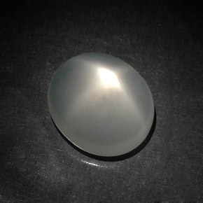 5.87カラットの天然ホワイトスタームーンストーン（13.4×11.5 mm・透明）