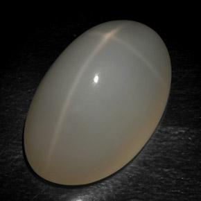 18.99カラットの天然ミルキーホワイトスタームーンストーン（21.1×13.2 mm・オーバルカット）