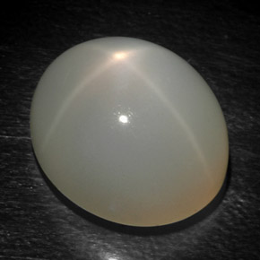 15.93カラットの天然スモークスタームーンストーン（16.7×14.4 mm・オーバルカット）