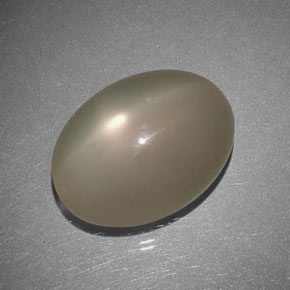 21.17カラットの天然スモークスタームーンストーン（19.5×14.4 mm・透明）