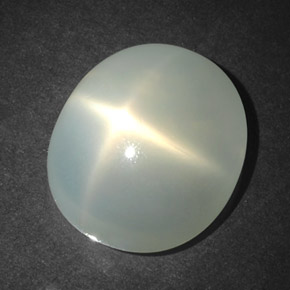 17.93カラットの天然ミルキーホワイトスタームーンストーン（17.6×15.2 mm・透明）