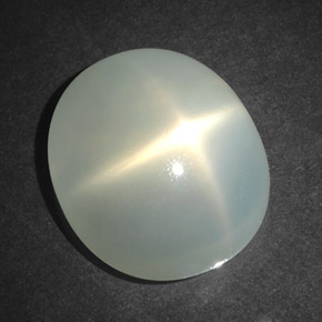 17.93カラットの天然ミルキーホワイトスタームーンストーン（17.6×15.2 mm・透明）