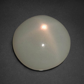 9.61カラットの天然クリームスタームーンストーン（14.49 mm・透明）
