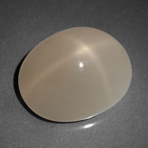 8.28カラットの天然スモークスタームーンストーン（13.7×11 mm・透明）