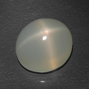 16.17カラットの天然クリームスタームーンストーン（14.9×13.1 mm・透明）
