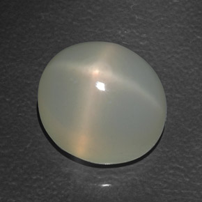 16.17カラットの天然クリームスタームーンストーン（14.9×13.1 mm・透明）