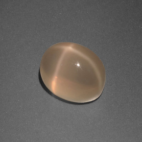 3.26カラットの天然クリームスタームーンストーン（9.1×7.2 mm・オーバルカット）
