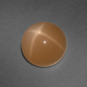 3.65カラットの天然クリームピーチスタームーンストーン（9.15 mm・ラウンドカット）