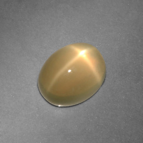 2.73カラットの天然クリームスタームーンストーン（9.2×7.3 mm・オーバルカット）
