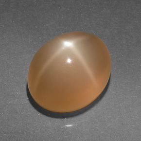 4.95カラットの天然クリームピーチスタームーンストーン（11.1×9.2 mm・オーバルカット）