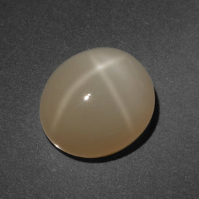 4.80カラットの天然ミディアムダークオレンジスタームーンストーン（11×9.7 mm・オーバルカット）